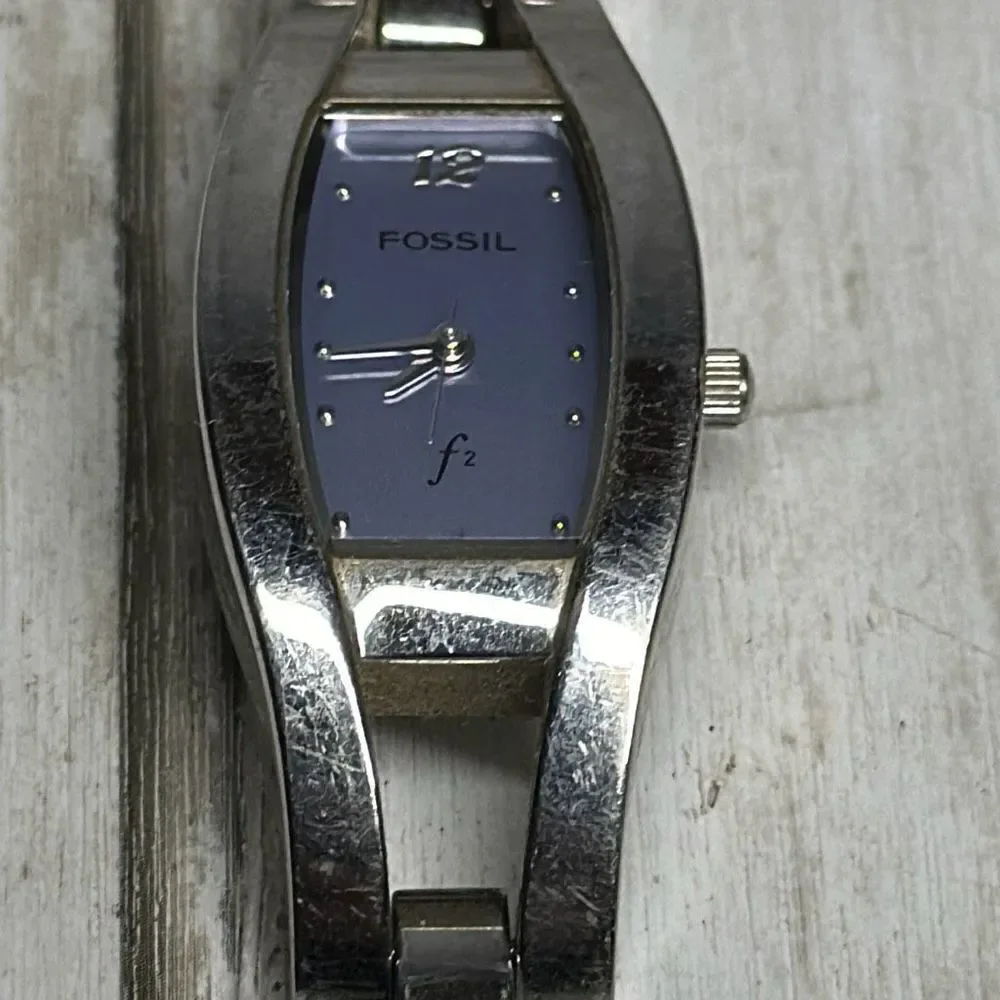 Fossil F2 Silver Tone Barrel Case Blue Dial Women's Watch ES-9315‎ needs BATTERY